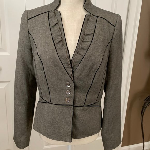 Women's Jacket - Picture 1 of 3
